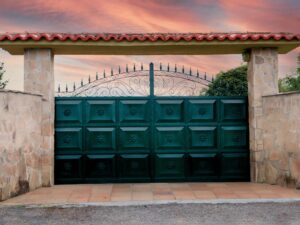 Olive green and beige for a calm, nature-inspired gate
